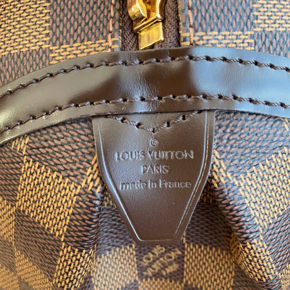 Louis Vuitton Rivington - Picture 2 of 12